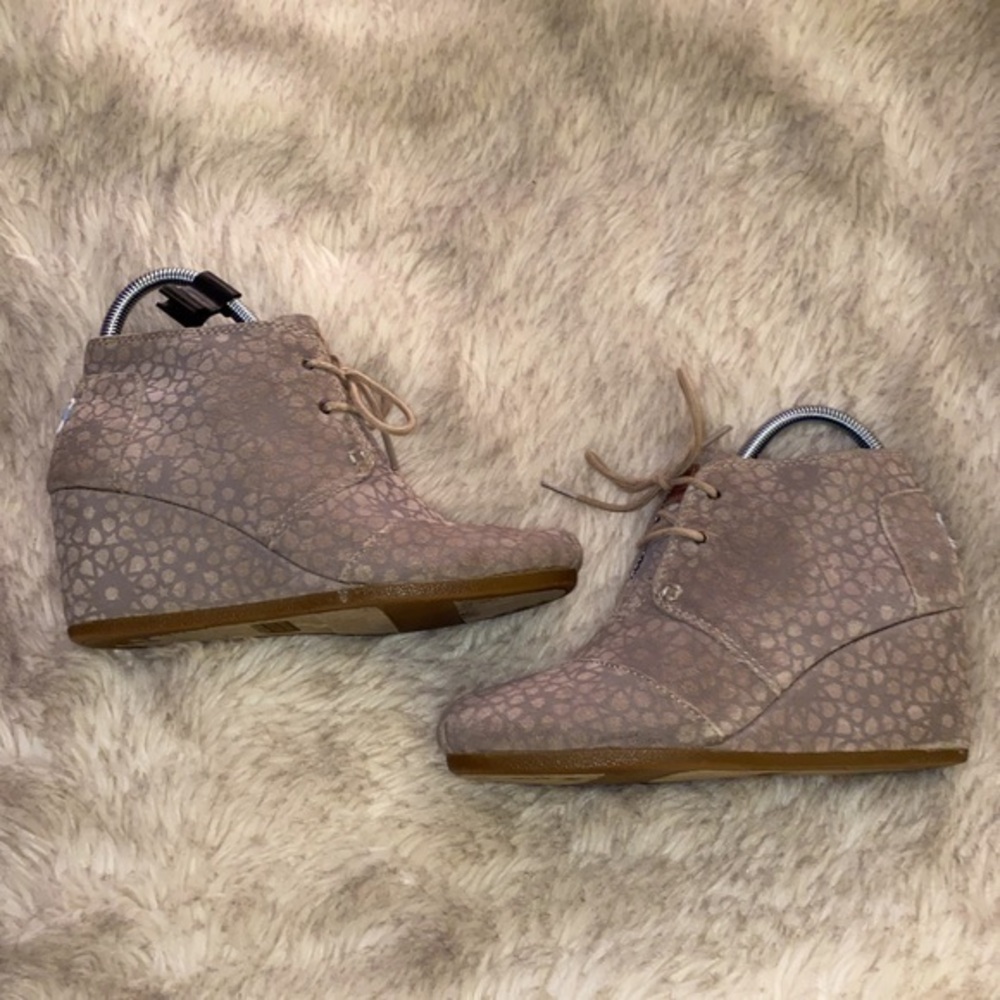 Toms Desert Taupe Moroccan Wedge Booties Suede 380813 Woman's 7.5